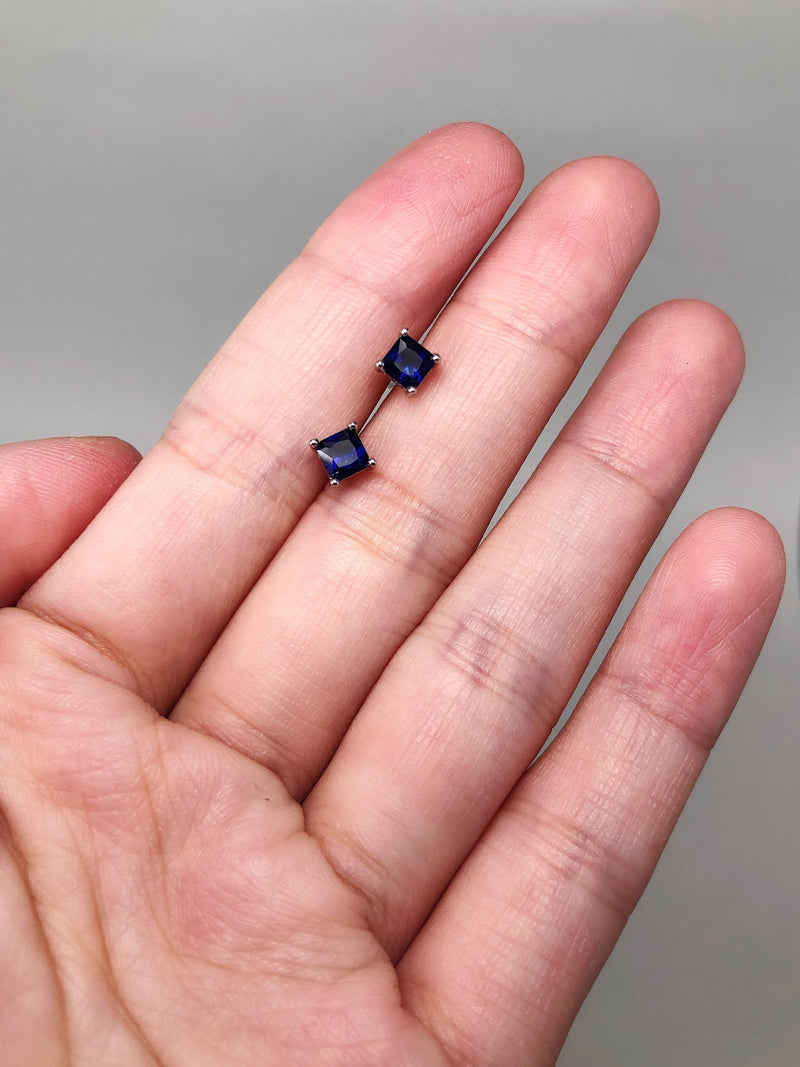 Royal Blue Sapphire Earring