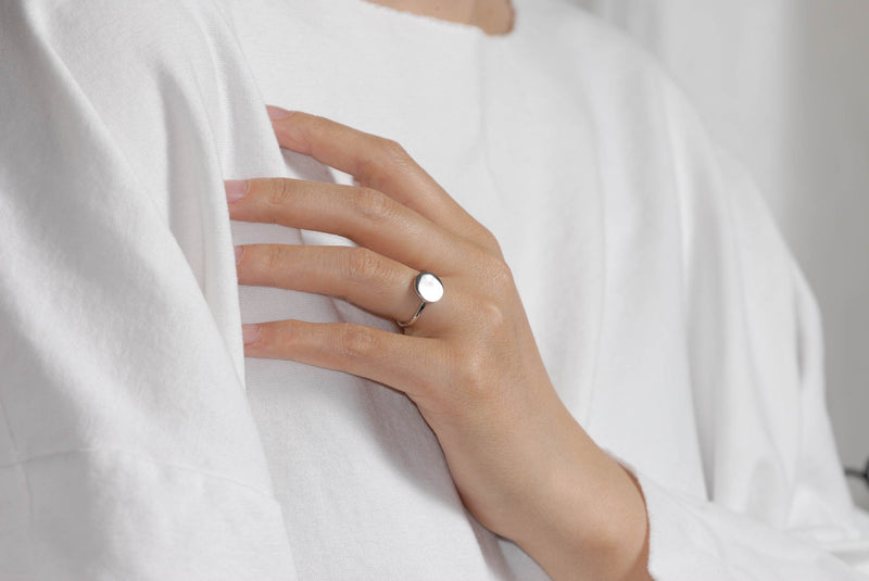 Minimalism Round Disk Ring