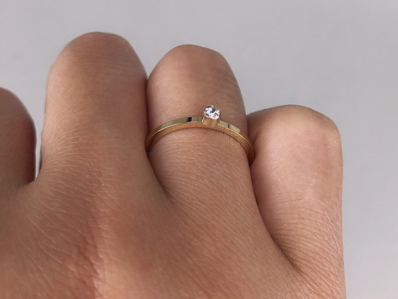 Minimalism CZ ring