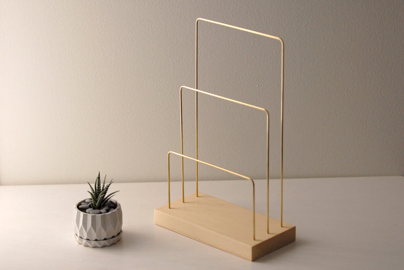 Classic Compact Jewelry Stand