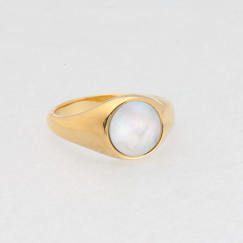 Gold mother-of-pearl ring