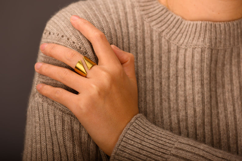 Wide gold ring